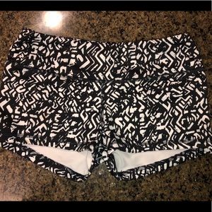 Fleo shorts- brand new
